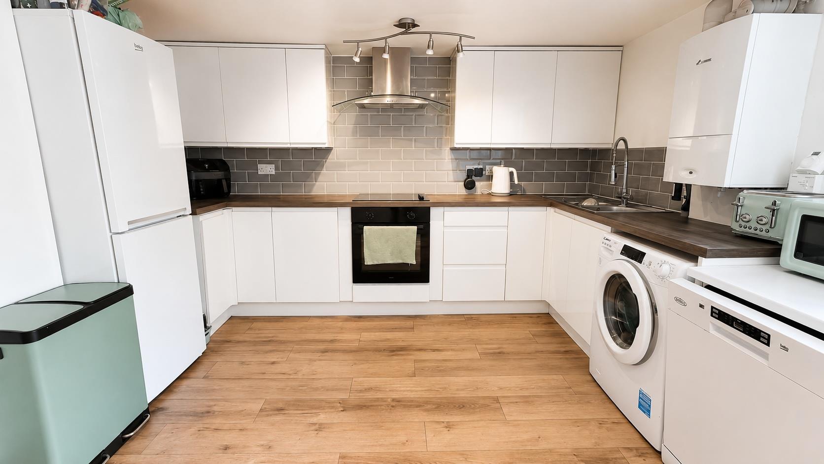 2 bed property in Laton Road, Hastings